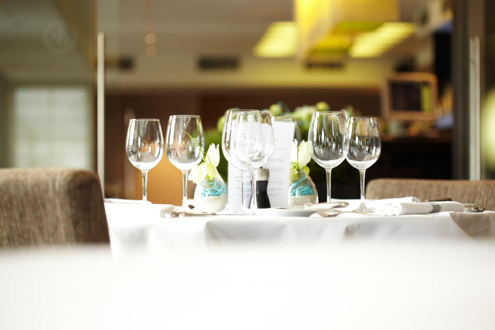 Biznis Hotel لوكيرين المظهر الخارجي الصورة