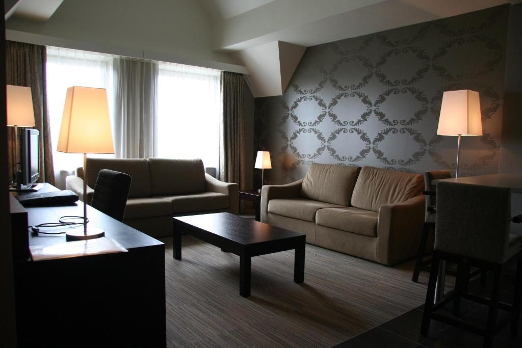 Biznis Hotel لوكيرين الغرفة الصورة