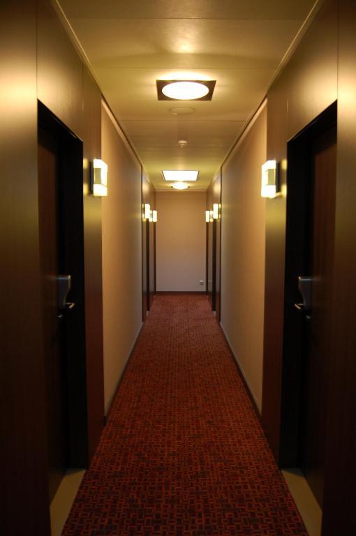 Biznis Hotel لوكيرين المظهر الخارجي الصورة