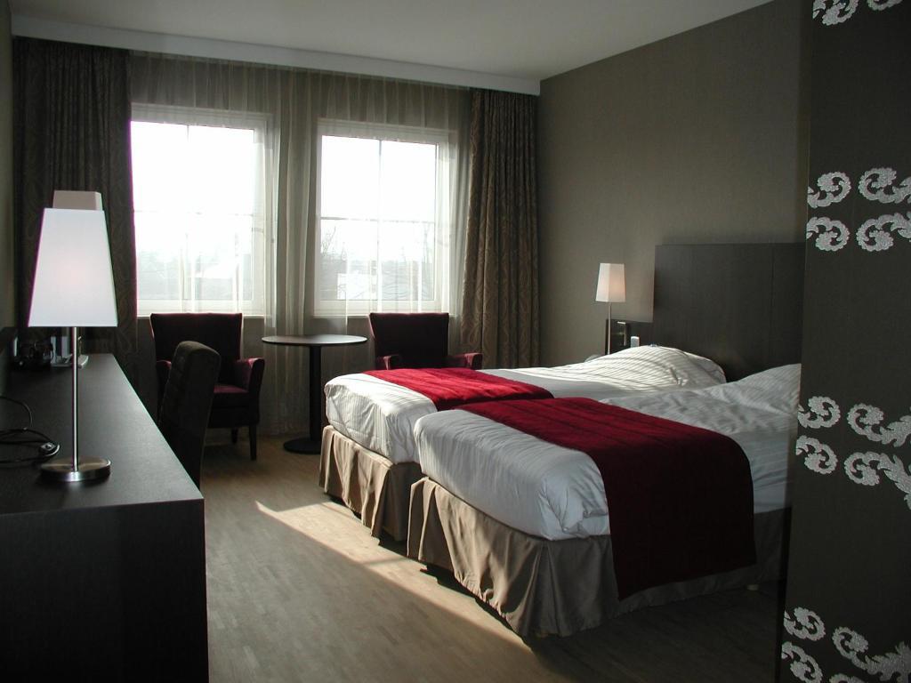 Biznis Hotel لوكيرين المظهر الخارجي الصورة